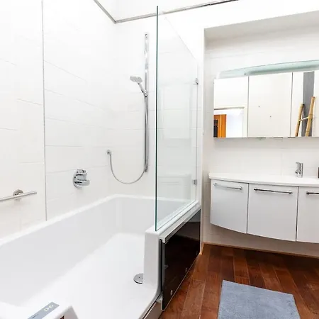 New York Loft-flair In Fuer 8 Personen Lägenhet *